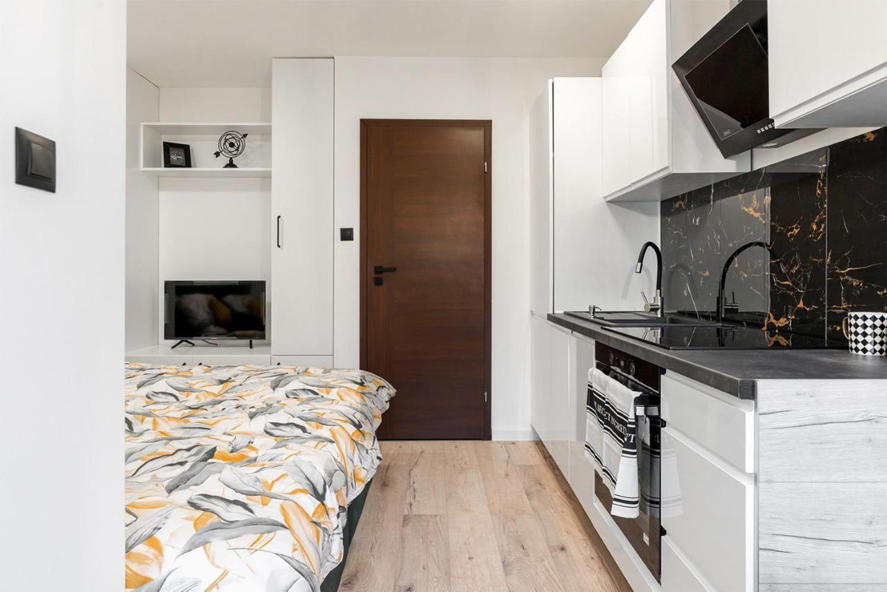 Premium Apartments: Lakeside Retreat Near Sandomierz Apartment