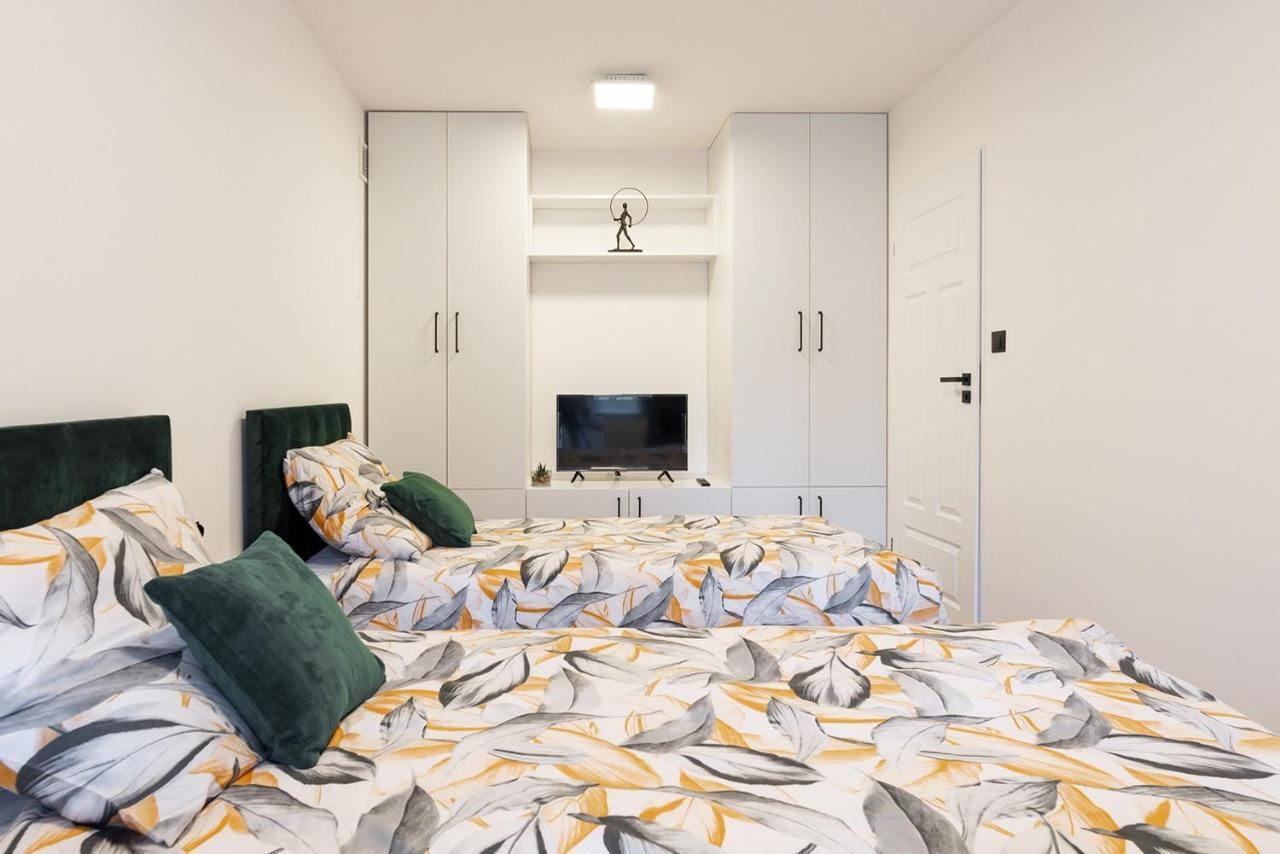 Premium Apartments: Lakeside Retreat Near Sandomierz Tarnobrzeg